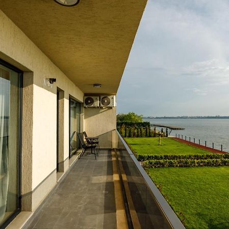 Lucky 13 Apartment Mamaia Exterior photo